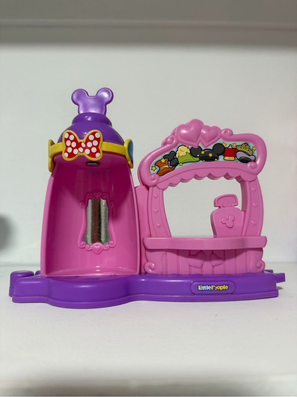 Fisher-Price Little People Magic of Disney Alice's Mad Hatter Shop playset